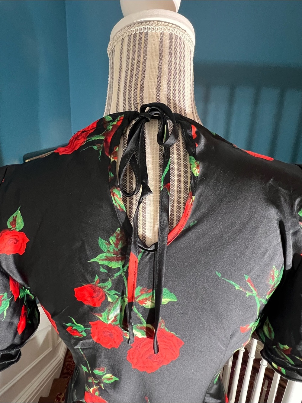 Black Floral V-Neck Mermaid Dress with Red Rose Print mermaid size 6 long D438 - Picture 7 of 14
